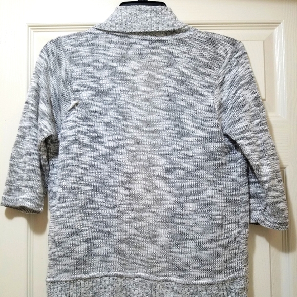 Say what size large cute gray over sweater or schrug - Picture 2 of 4